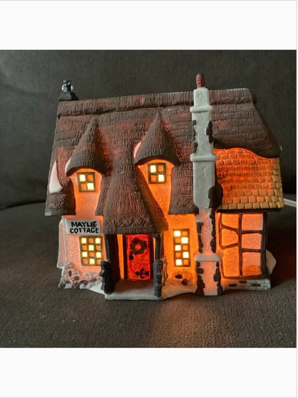 Department 56 - Dickens' Village Series  - Oliver Twist - "Maylie Cottage"
